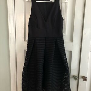 V-Neck Sleeveless Dress Size 10
